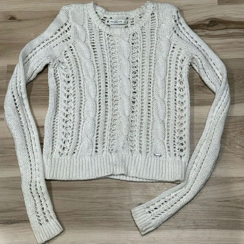 Abercrombie and Fitch Cream Knit Sweater Women’s Small
